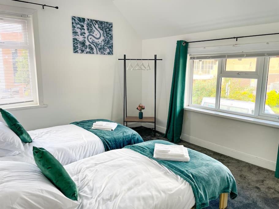 Appartamento Perfect For Contractors & Families! 7 Beds Free Parking Birmingham Esterno foto