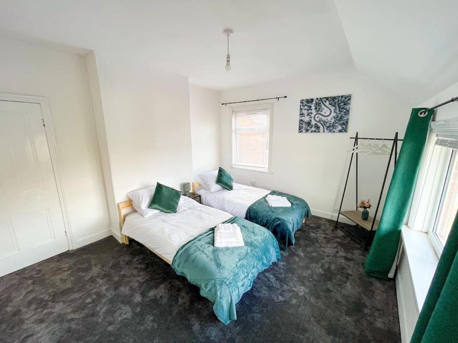 Appartamento Perfect For Contractors & Families! 7 Beds Free Parking Birmingham Esterno foto