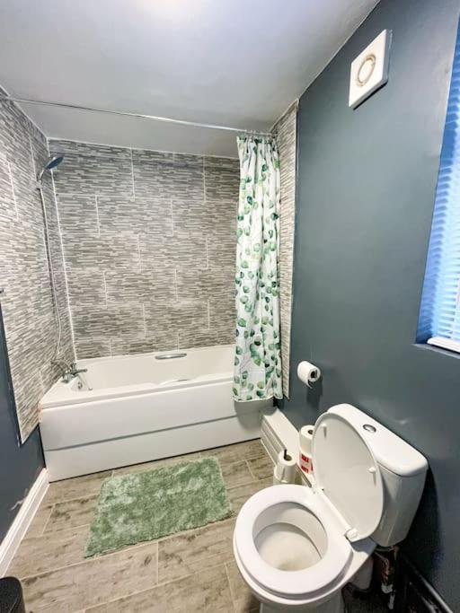 Appartamento Perfect For Contractors & Families! 7 Beds Free Parking Birmingham Esterno foto