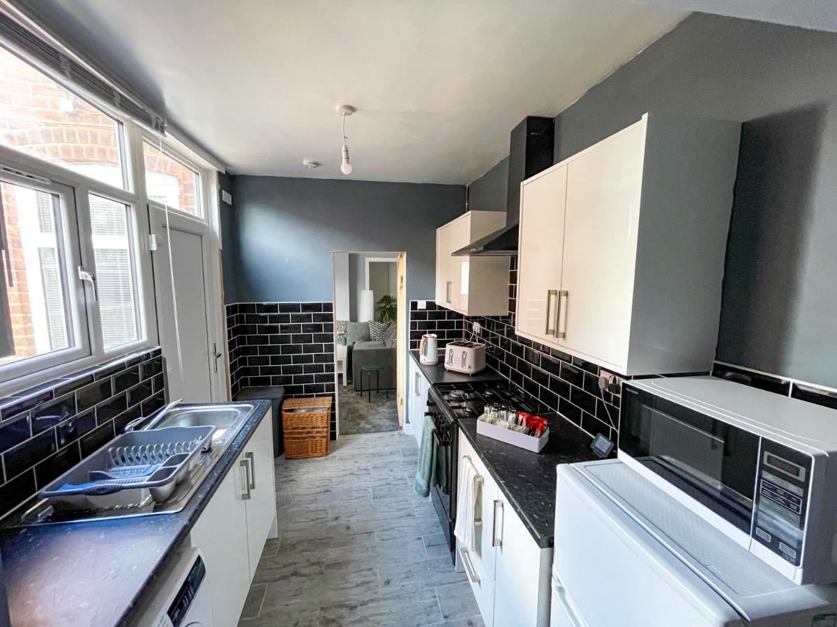 Appartamento Perfect For Contractors & Families! 7 Beds Free Parking Birmingham Esterno foto